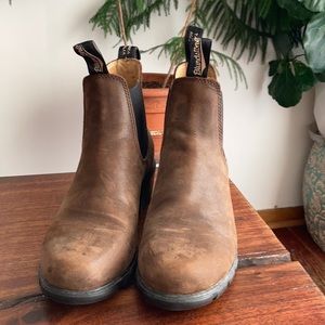 Blundstone heeled Chelsea boots brown 9.5
